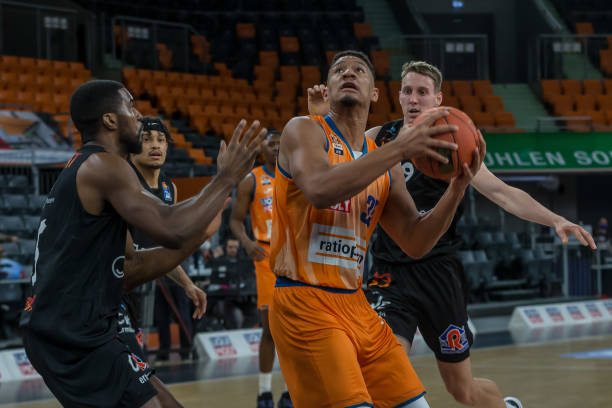 使得对手在 使得对手在